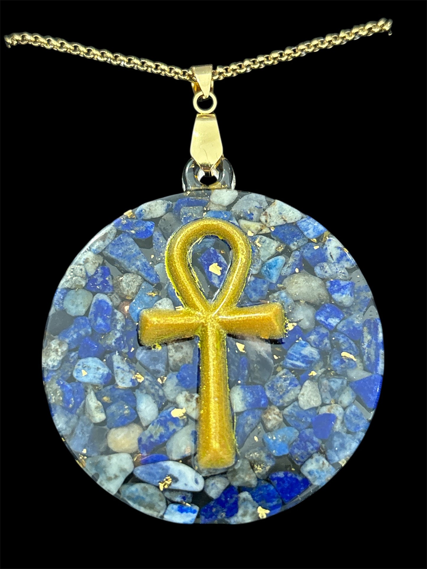 Pendentif en Orgonite Lapis-lazuli et chaîne en acier inoxydable.