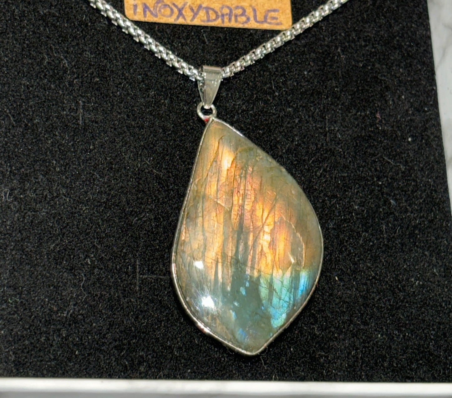 Chaîne et pendentif en Labradorite